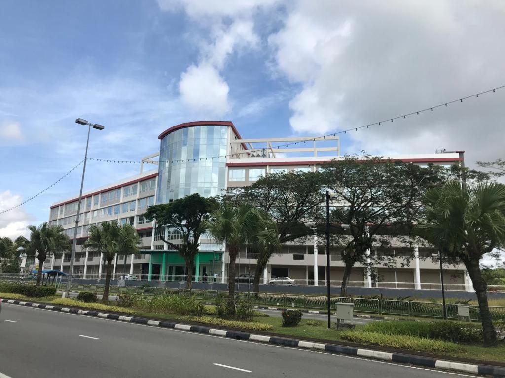 Higher Hotel Bandar Seri Begawan Eksteriør billede